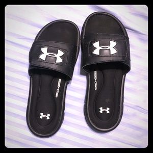 UA slides - kids size 6Y